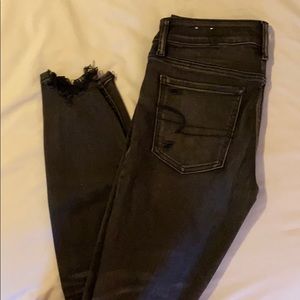 AE distressed skinny jeans size 6
